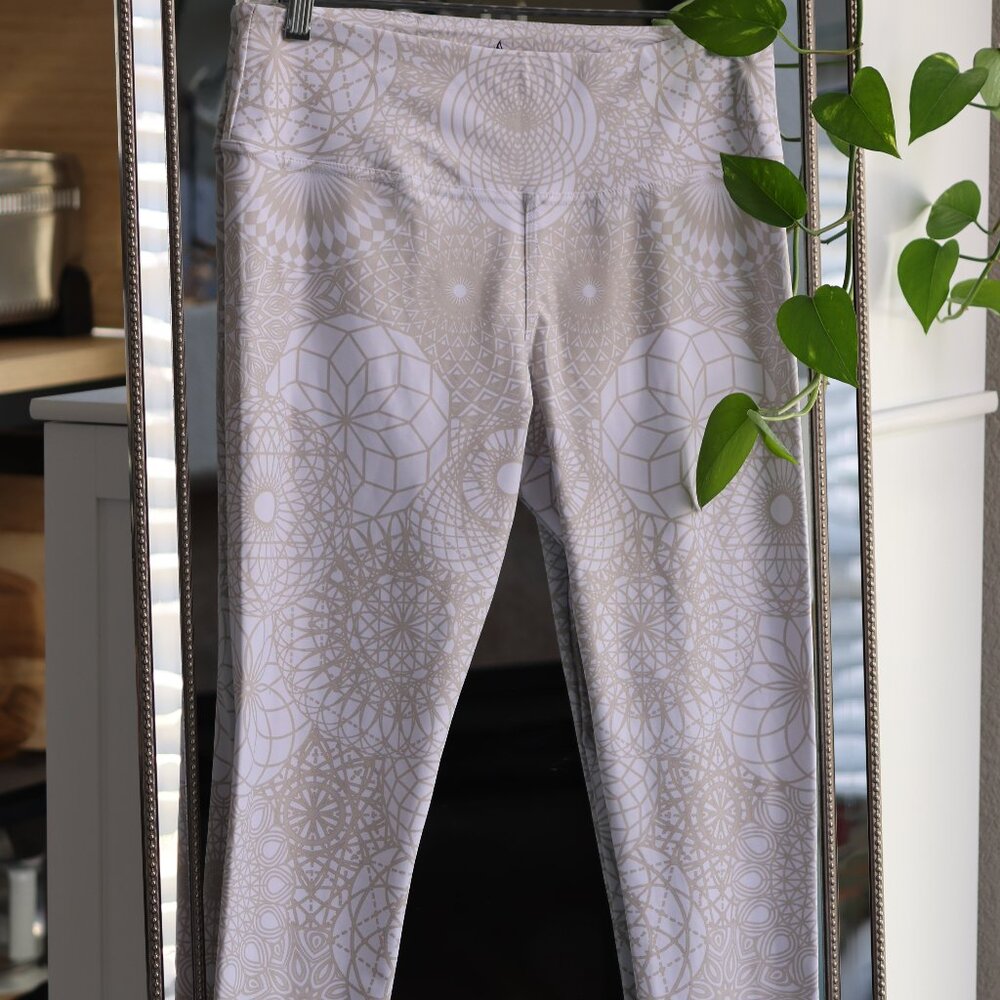 Threyda Mandala Ornamental Leggings (Sz L)